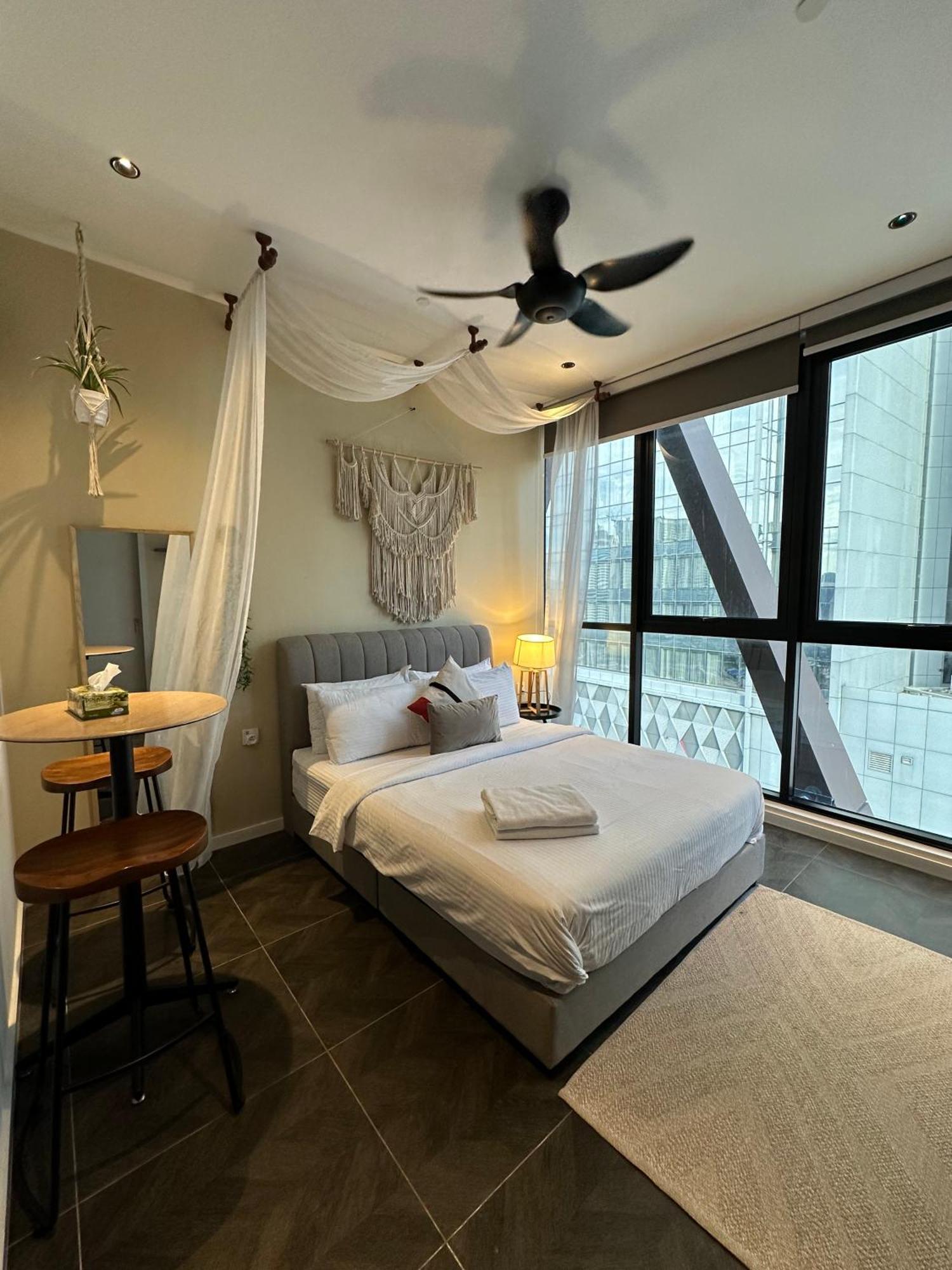 Scarletz Suites Klcc By Numa Kuala Lumpur Esterno foto