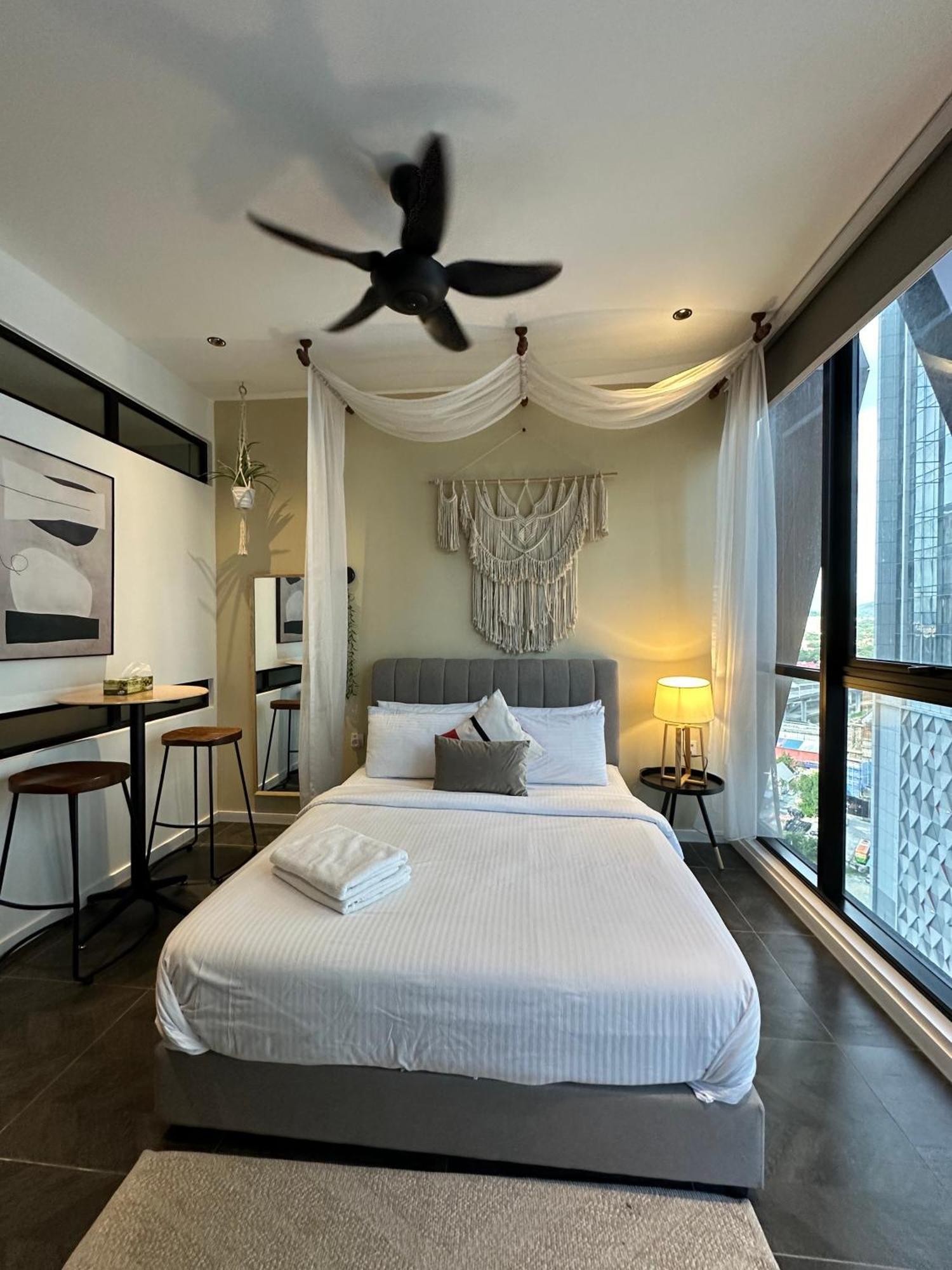 Scarletz Suites Klcc By Numa Kuala Lumpur Esterno foto