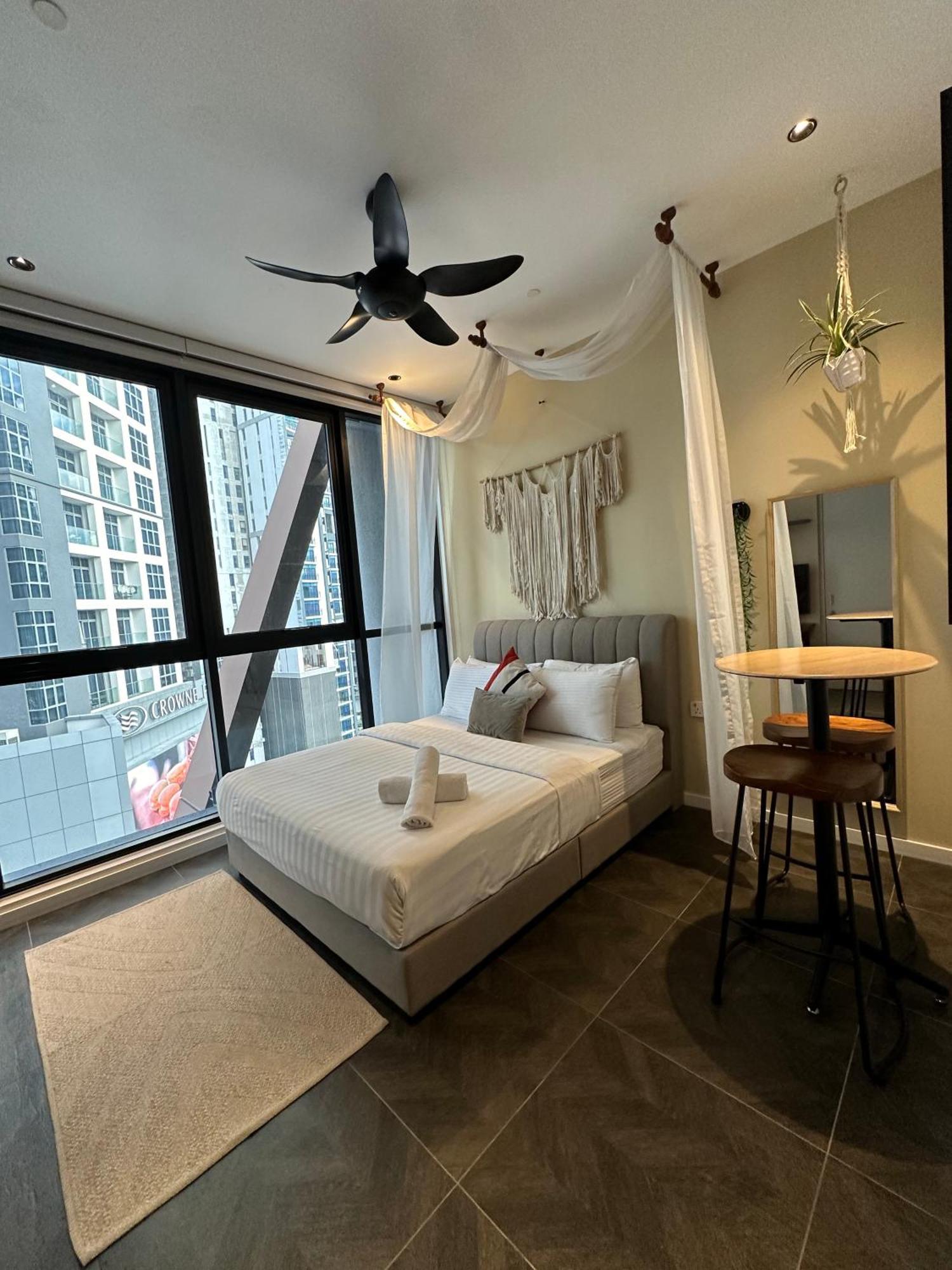 Scarletz Suites Klcc By Numa Kuala Lumpur Esterno foto