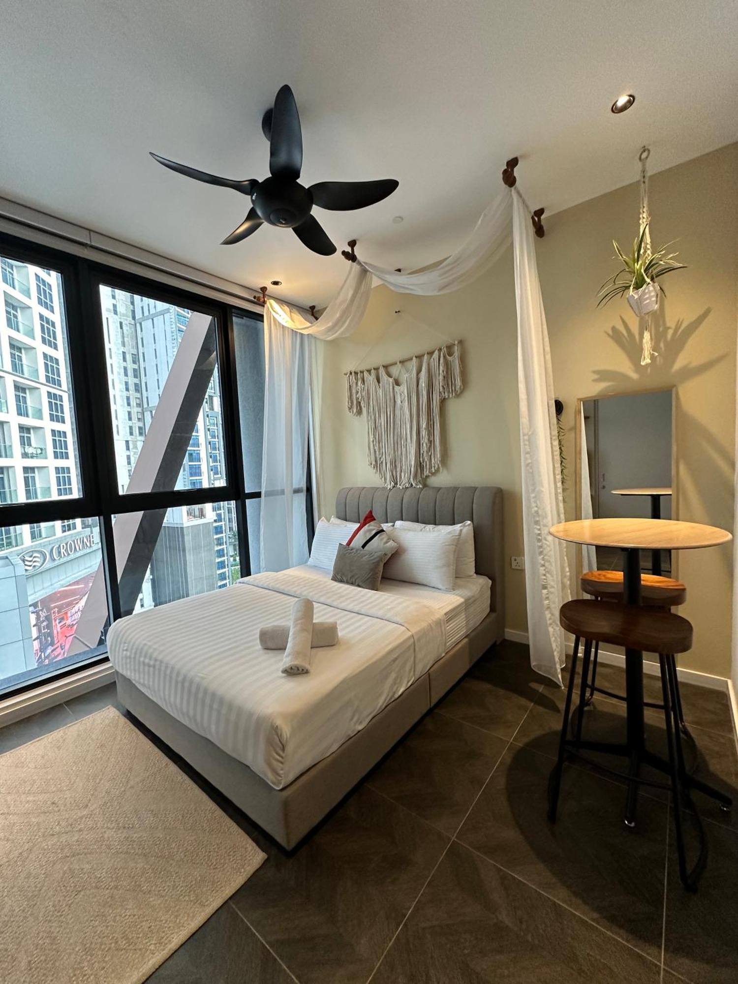 Scarletz Suites Klcc By Numa Kuala Lumpur Esterno foto