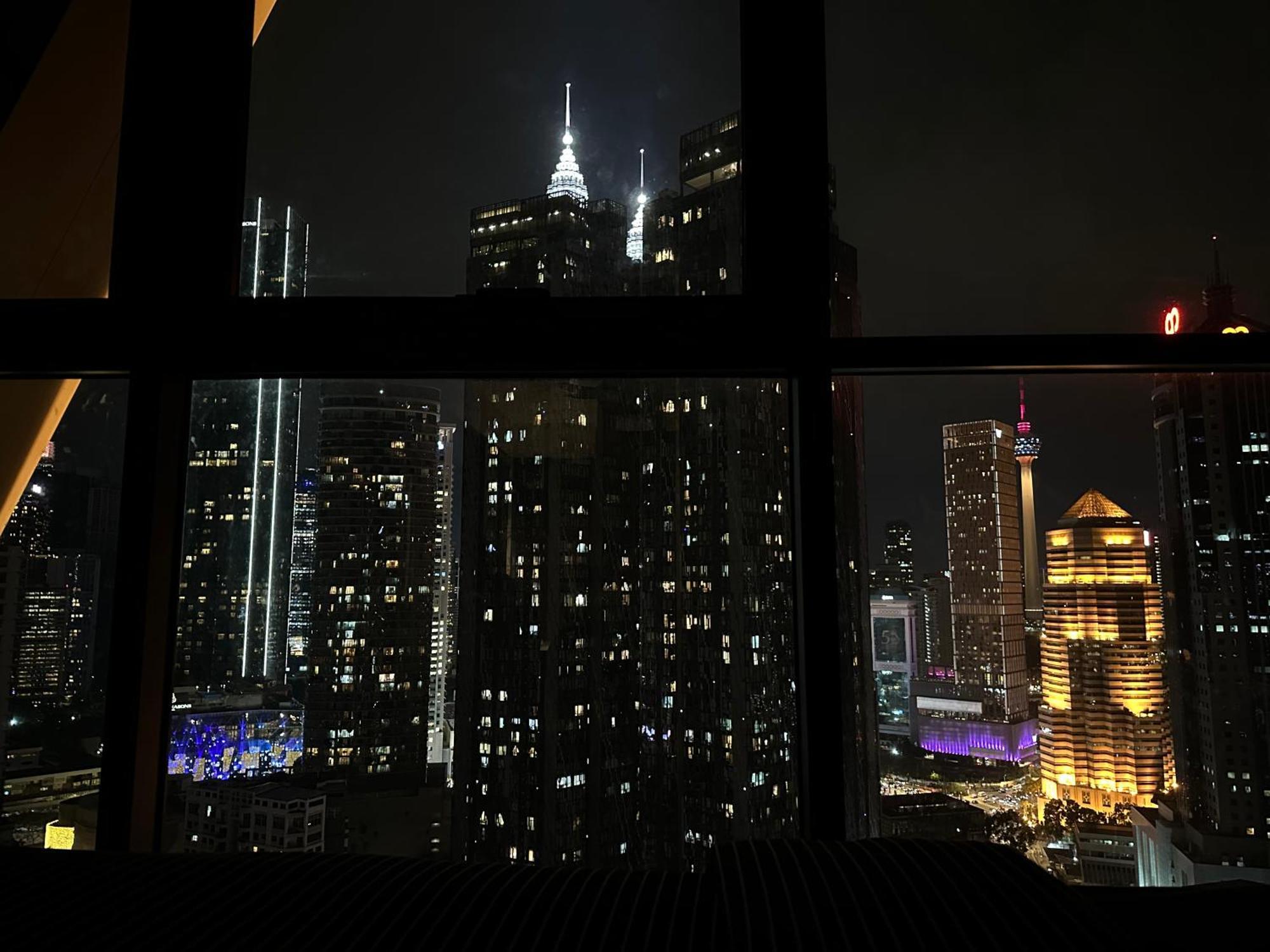 Scarletz Suites Klcc By Numa Kuala Lumpur Esterno foto