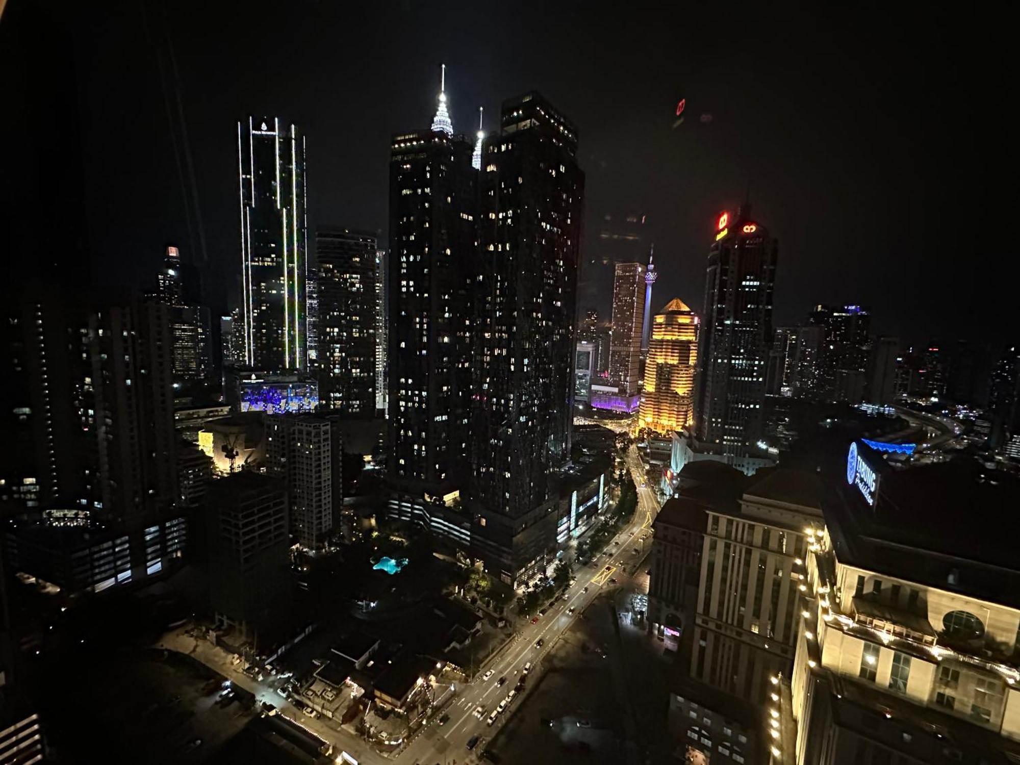 Scarletz Suites Klcc By Numa Kuala Lumpur Esterno foto